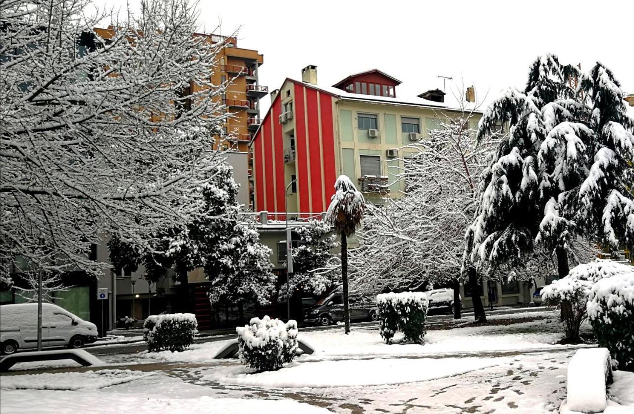 Central Loft Tirana Exterior foto